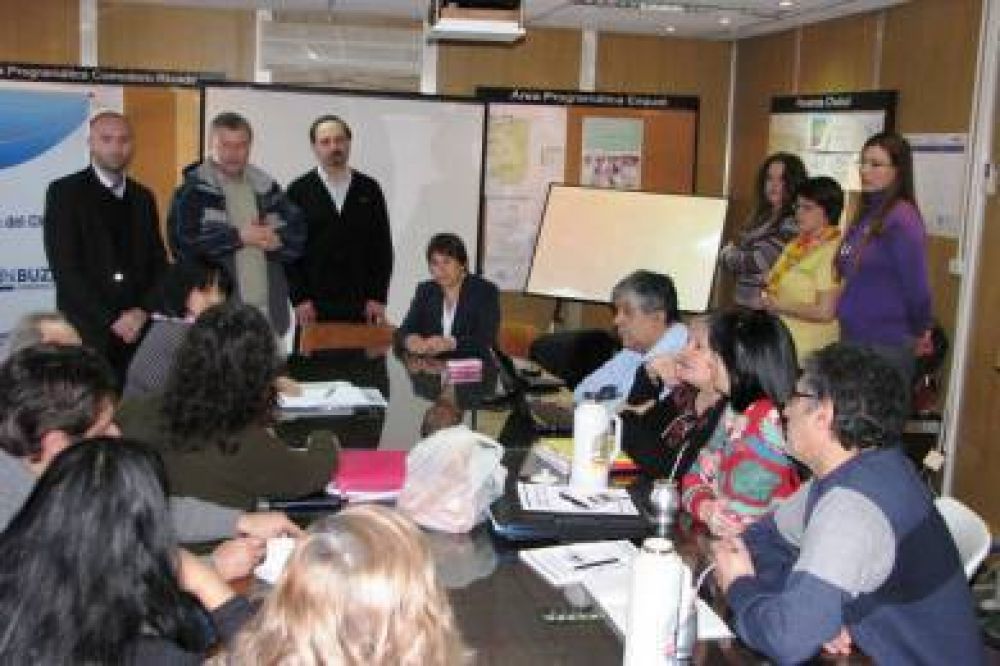 Eredia avanz� con gremios de la salud en la aplicaci�n del Convenio Colectivo de Trabajo