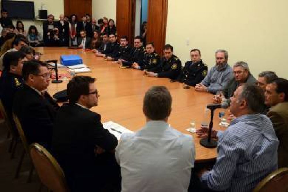 Licitaron 100 veh�culos para el patrullaje por cuadr�culas de la Polic�a del Chubut