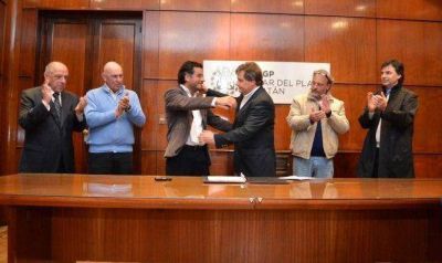 Laserna explic� la forma de gozar del 25 por ciento de descuento en entradas al teatro