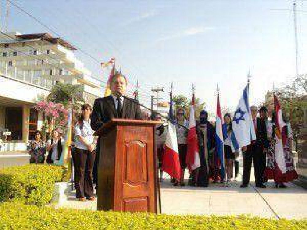 En el Mstil Municipal se rendirn homenaje a los inmigrantes