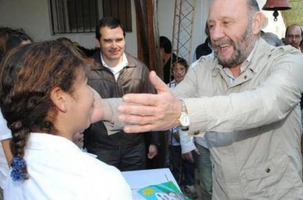 El gobierno habilitara 10 obras educativas en el oeste 