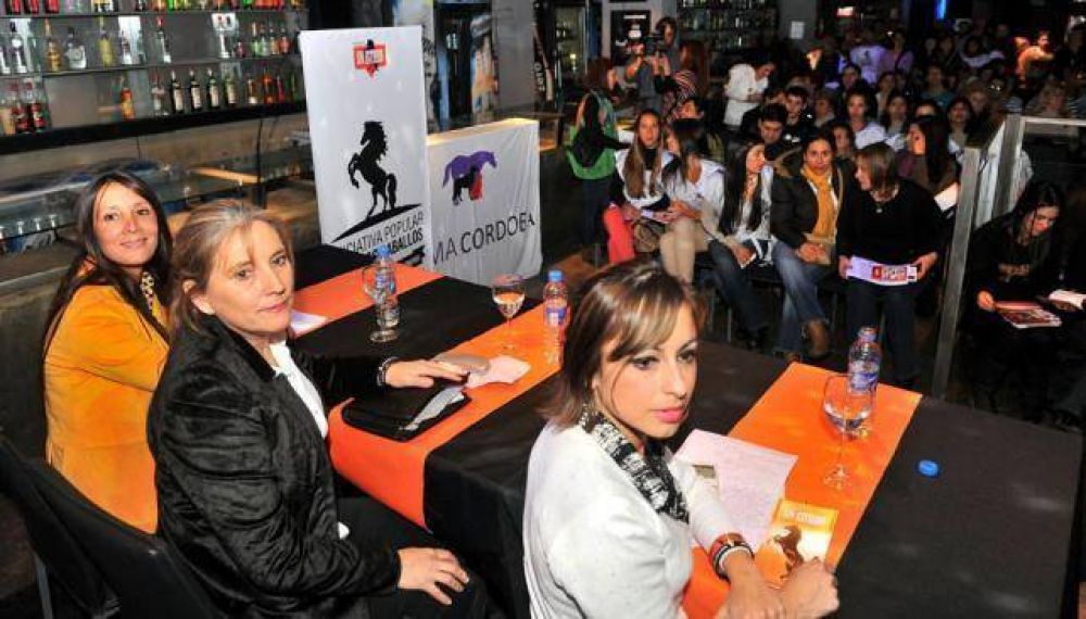 Juntar�n firmas para que se proh�ban los caballos en carros