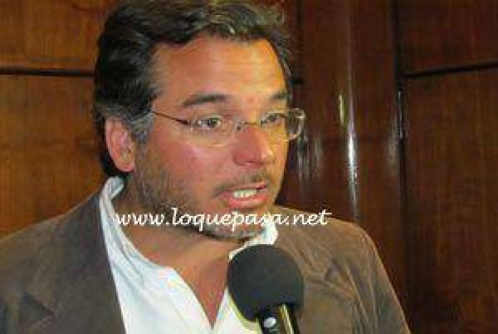 Laserna asumi� como secretario de Cultura y prometi� seguir con la misma pol�tica
