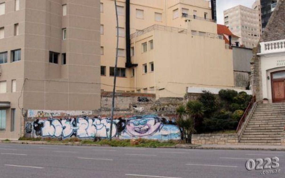 Avanza la construcci�n de otra torre en la costa