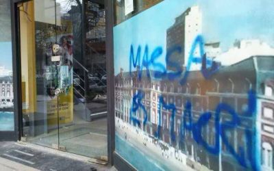 Nuevo escrache al local de Macri en Mar del Plata