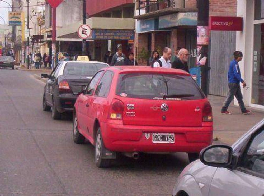 Vacherand recalc� que �est� indicado en cada cartel que no est� permitido estacionar�