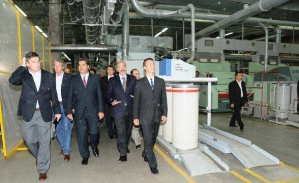 Tomada junto a Capitanich supervis� obras del lavadero textil que se inaugurar� en octubre