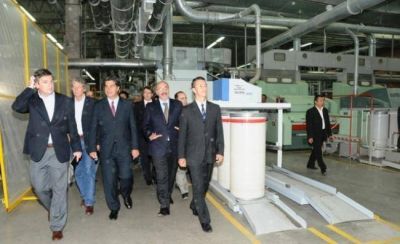 Tomada junto a Capitanich supervis� obras del lavadero textil que se inaugurar� en octubre