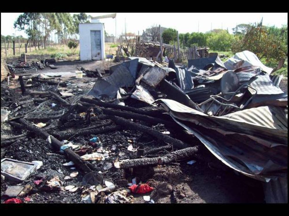 Un incendio dej� reducida a cenizas una vivienda de La Criolla