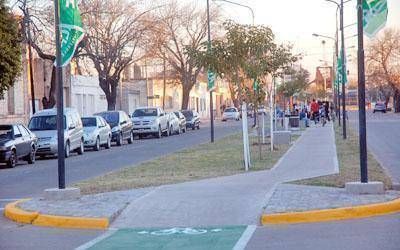 Pergamino: Intendente Guti�rrez inaugur� canteros en una avenida