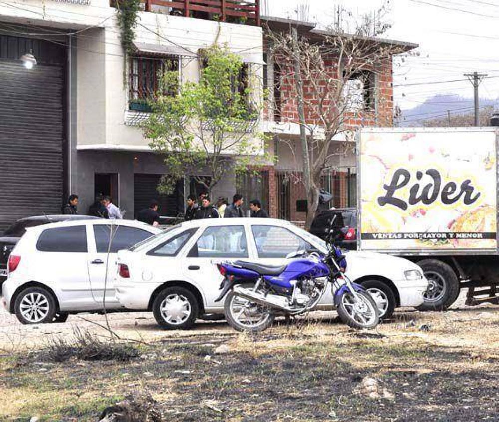 Asesinan a comerciante y a un empleado de una av�cola
