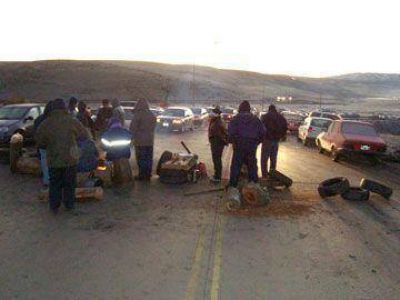Desocupados vuelven a cortar el ingreso a R�o Turbio