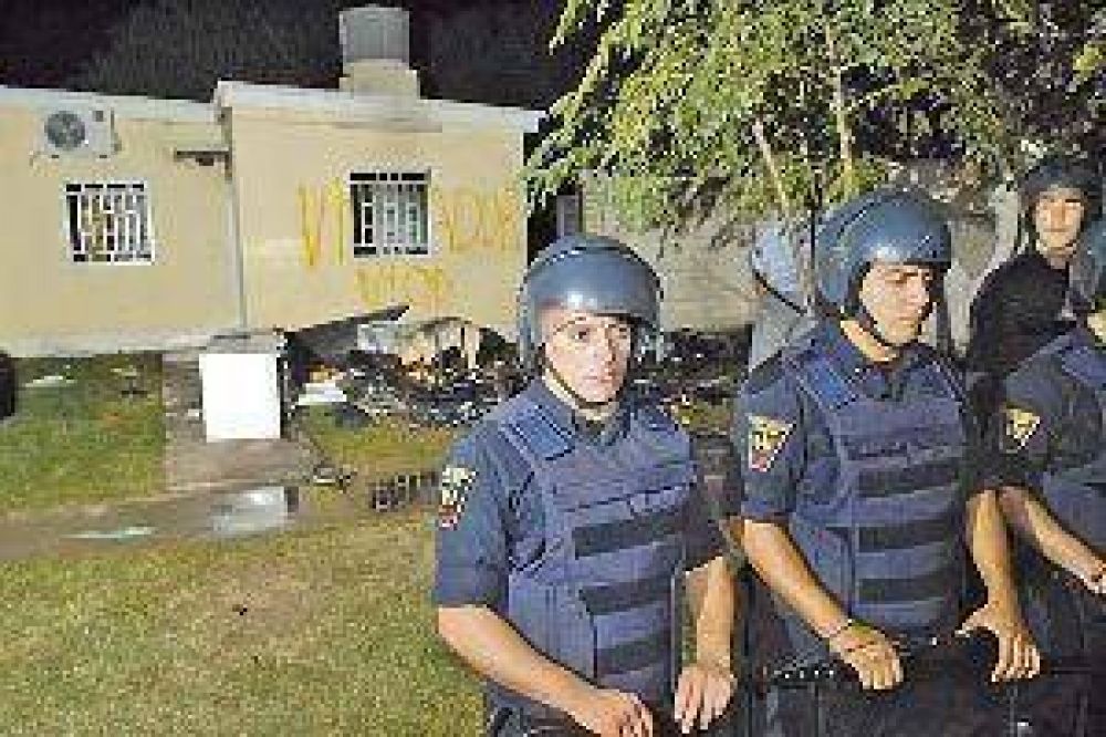 Lo detuvieron por golpear a su hijastra, y descubren que la embaraz� 4 veces