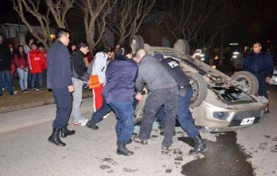 Un herido en choque y vuelco