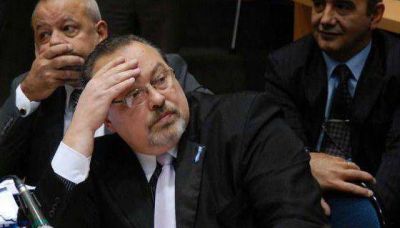 El proceso de investigaci�n al ex ministro Daniel Peralta seguir� en la instancia penal
