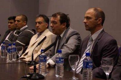 Niccolai lanz� "Santiago Adentro"
