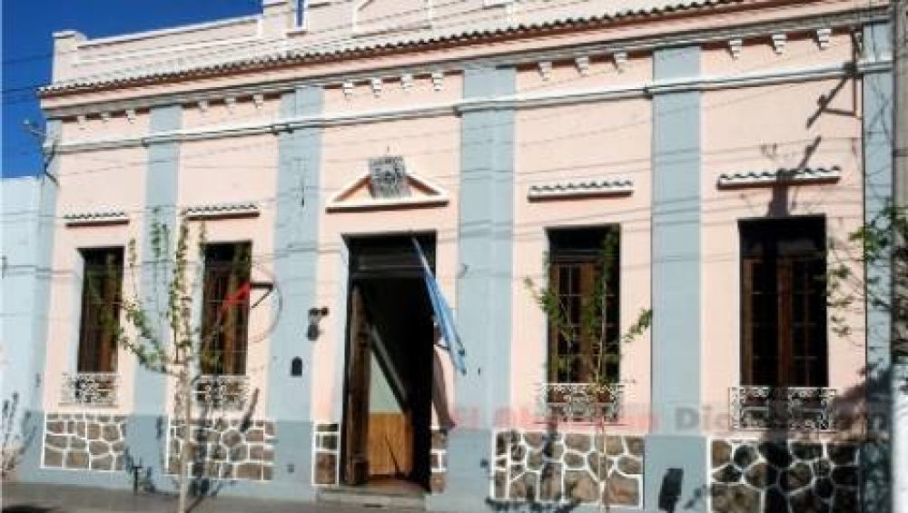 La Justicia intim� a la Polic�a por el caso del docente pr�fugo