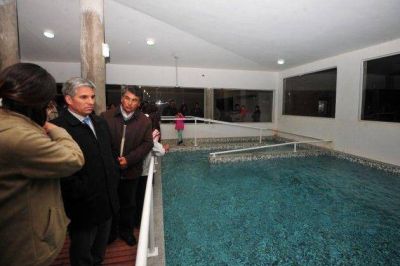 La luz ilumina el progreso de San Jer�nimo y sus zonas rurales