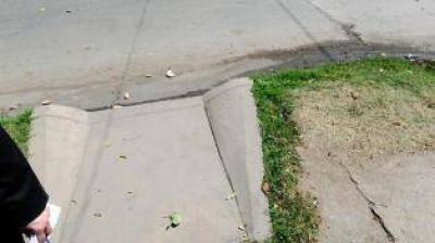 La DAU autoriz� 50 rampas para discapacitados en una misma esquina, seg�n una auditor�a