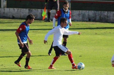 Uni�n gole� a Ben Hur en un amistoso en La Tatenguita