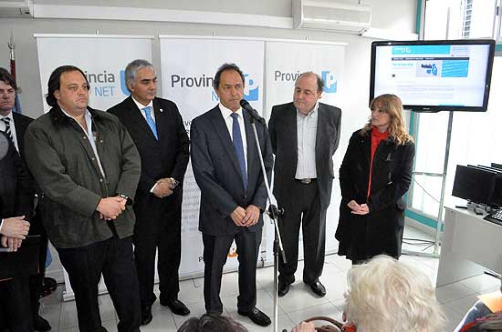 Scioli entreg� subsidios y una ambulancia al Hospital de Oncolog�a