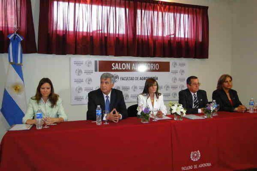 LA FACULTAD DE AGRONOM�A CELEBR� SUS 40 A�OS DE VIDA