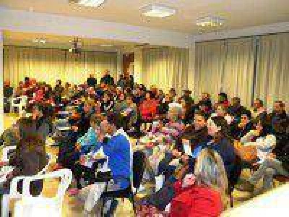 Charla informativa sobre cr�ditos para la Microempresa