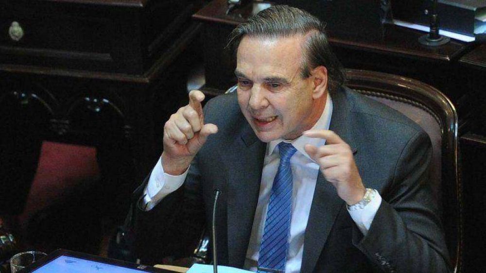 La oposicin carg contra Recalde y Pichetto pidi "disculpas" por sus dichos
