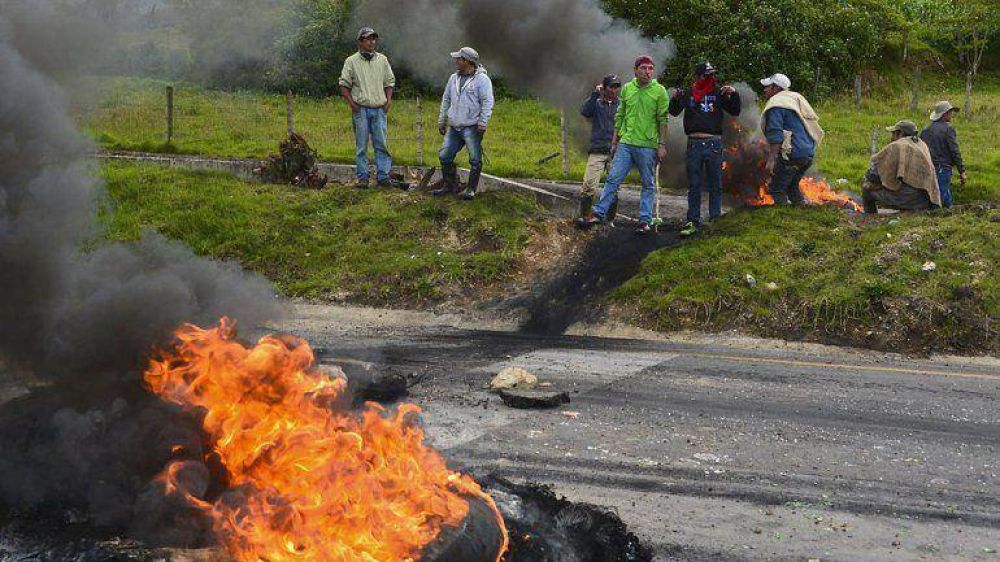 Se levant� el paro de camioneros en Colombia