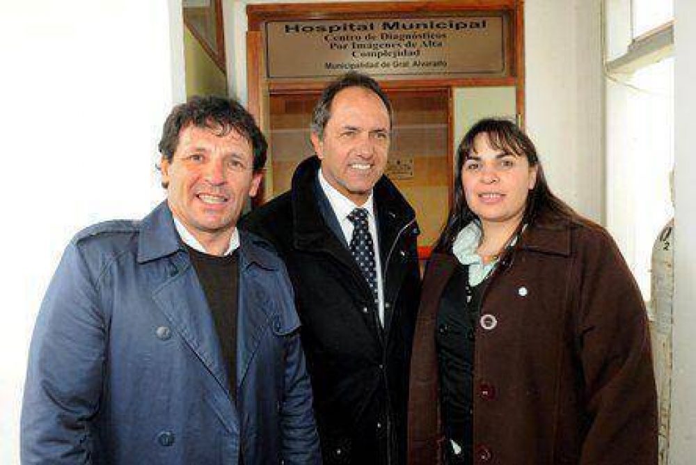 Scioli resalt� el apoyo provincial en su paso por General Alvarado