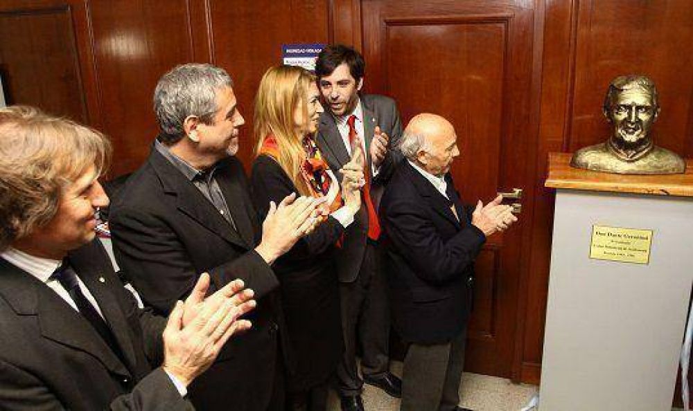 �El compromiso con la industria est� en el ADN de este proyecto de pa�s�