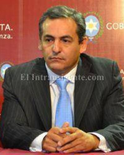 Fernando Echaz� reapareci� y tir� palos a Miguel Isa