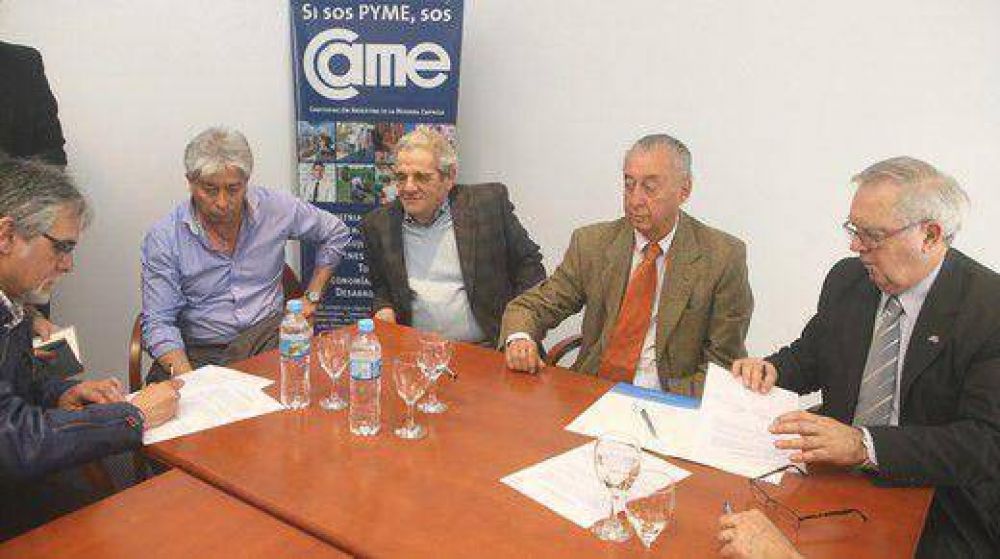 Empresarios y gremio dieron un paso m�s para cerrar los domingos