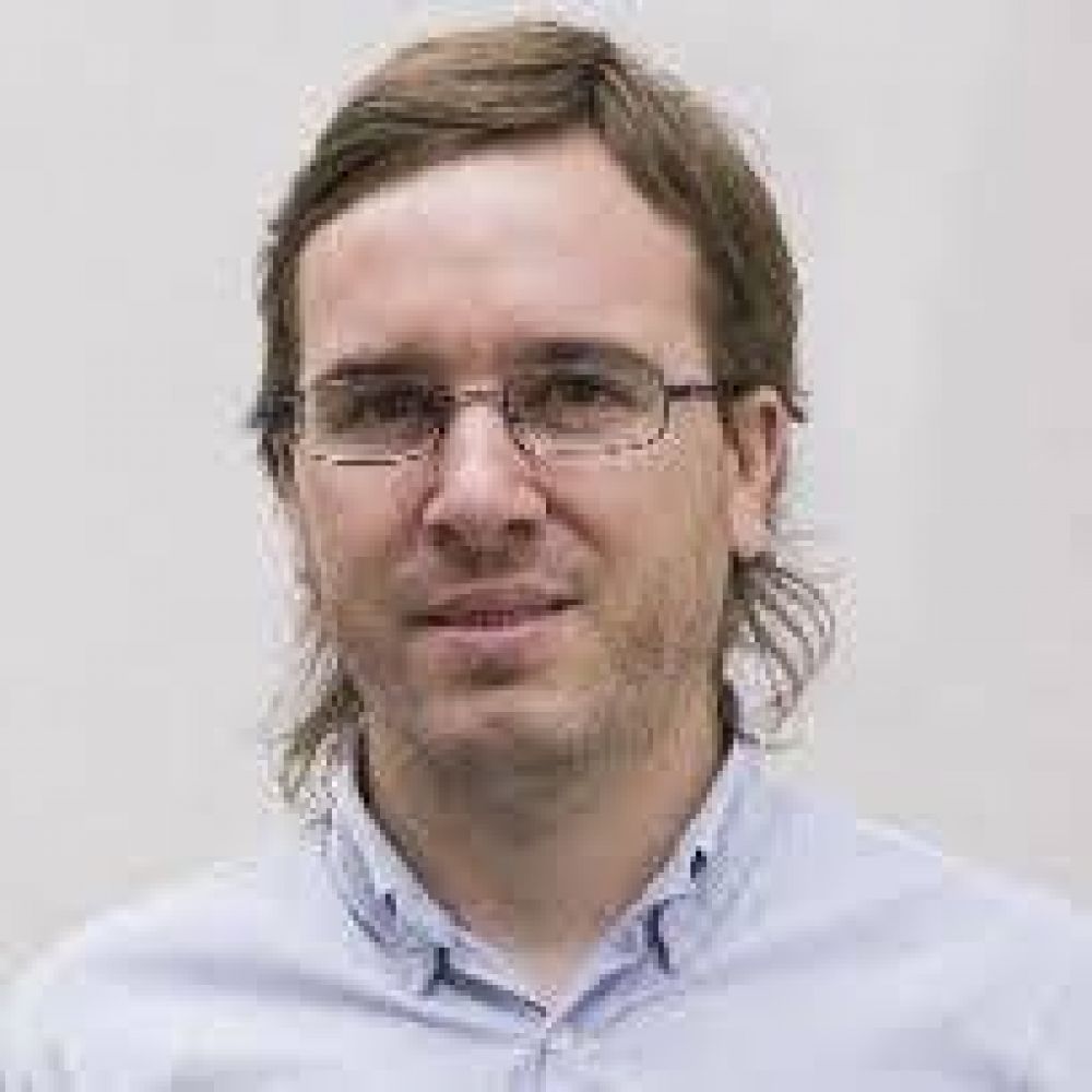 Farquharson: "Nuestra campa�a se basa en ense�ar a usar el voto electr�nico"
