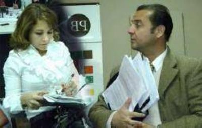 UCR. Judith D�az Baz�n se despeg� de Guillermo Galv�n