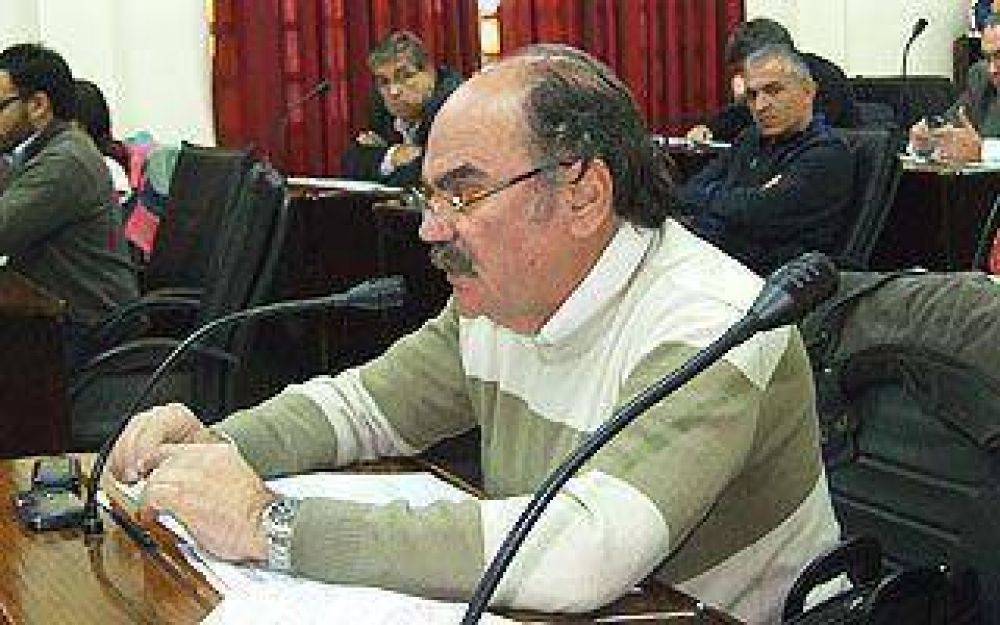 Lanus: Seg�n Schiavone, �el massismo es el caballo de Troya del oficialismo�