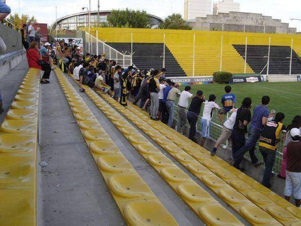 Tras la pol�mica, Olimpo baj� los costos de las plateas para socios