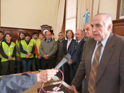 Capacitan a j�venes que ser�n pasantes como inspectores de tr�nsito: cursos te�ricos y pr�cticas en las calles