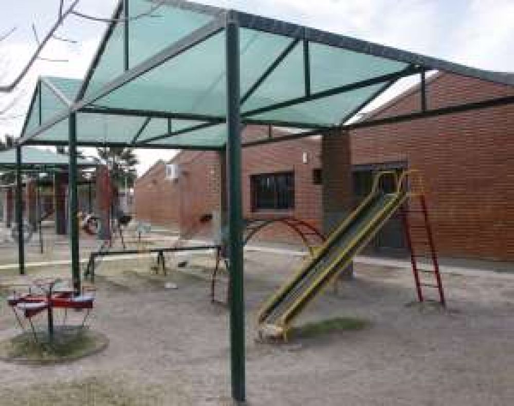 Pol�mica por el colegio que no tiene clase por posible Gripe A