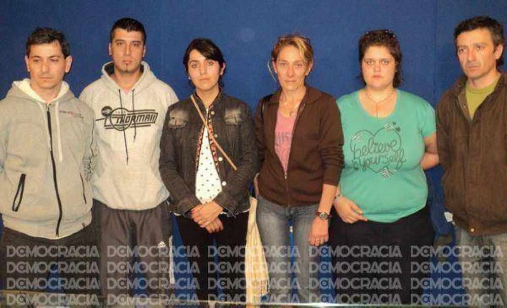 Los agentes �despedidos� reclaman su reincorporaci�n
