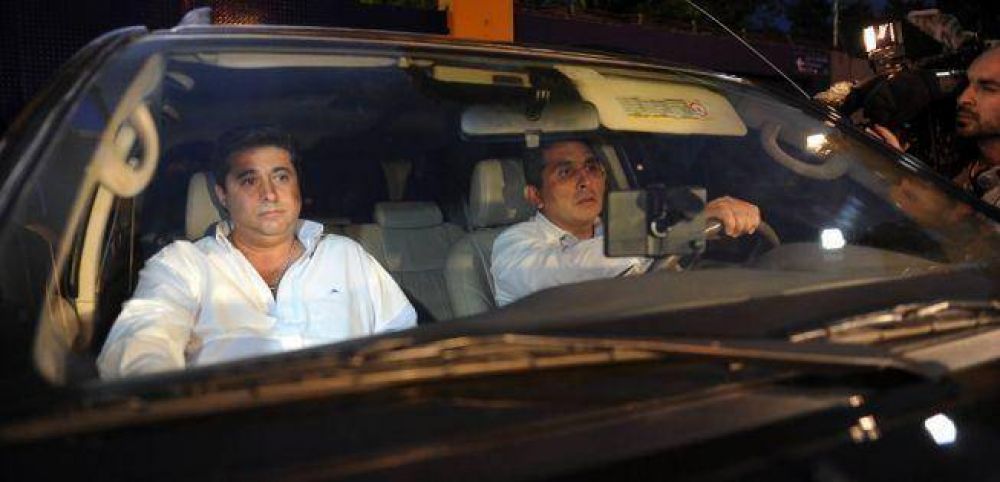 El doble juego del �Tano� Angelici entre Macri y Massa