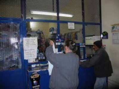 Viven a metros de la jefatura y sufren robos