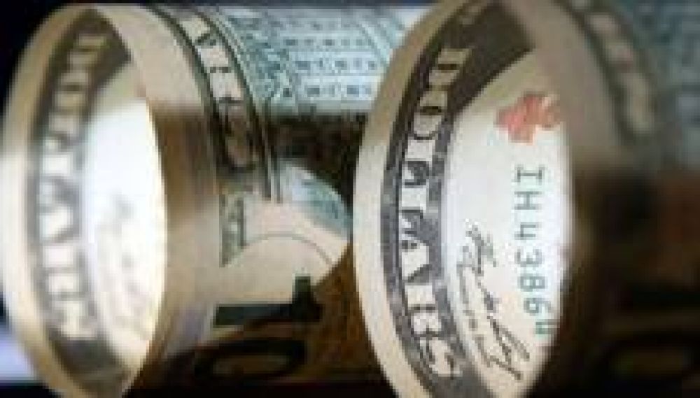 El d�lar oficial cerr� a $ 5,70 y el �blue-blue� se mantiene a $ 9,30