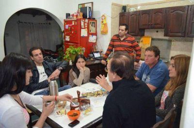 Recorridas de los candidatos kirchneristas por Vicente L�pez  