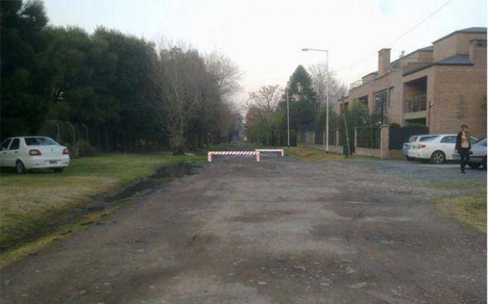 Habr�a visto bueno al proyecto de restringir la circulaci�n de veh�culos en un barrio por seguridad