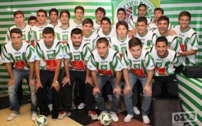 Kimberley present� el plantel y la nueva camiseta