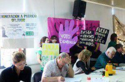 Expulsan a docente de la Universidad del Comahue
