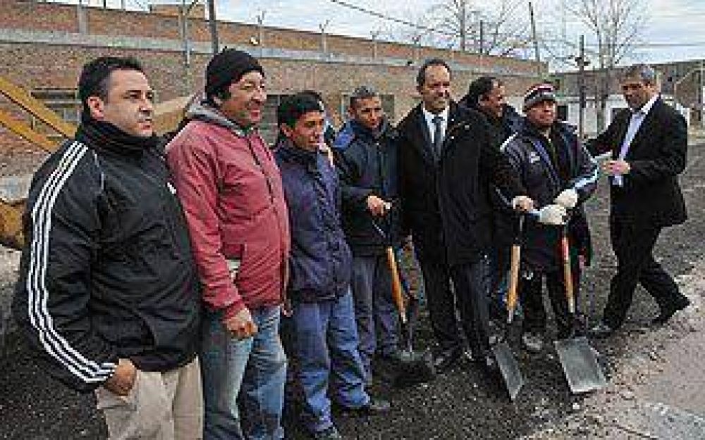 Scioli recorri� el Parque Industrial y se reuni� con empresarios