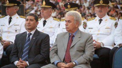 Bajo presi�n, el gobierno apart� a jefes de Drogas Peligrosas
