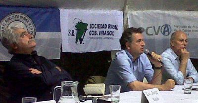 Etchevehere: "el kirchnerismo es un gobierno que se va; pero sigue ensa��ndose con el campo"